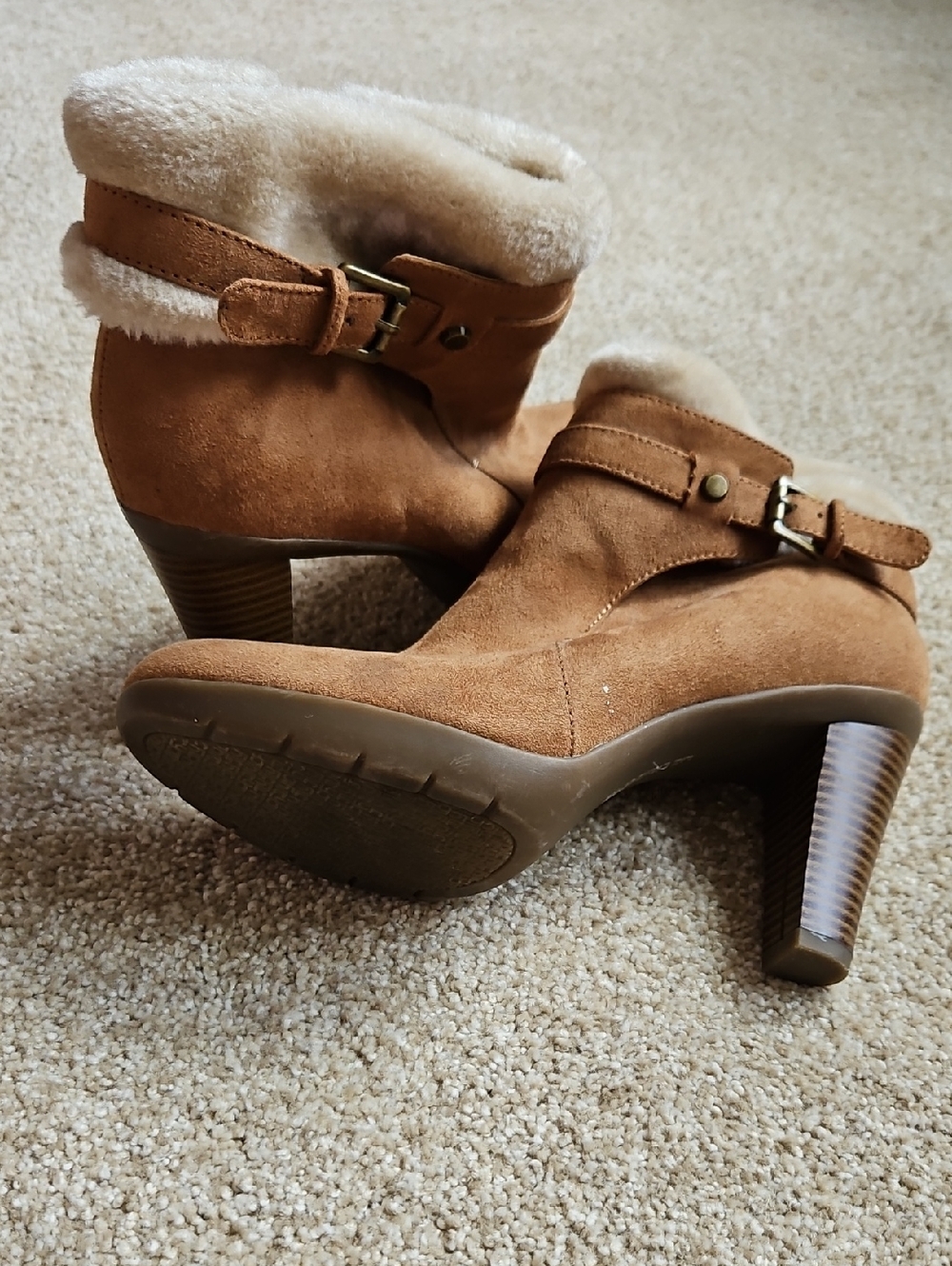 Liz Claiborne Size 6.5 Tan Suede Fur-Trim Buckle Ankle Boots